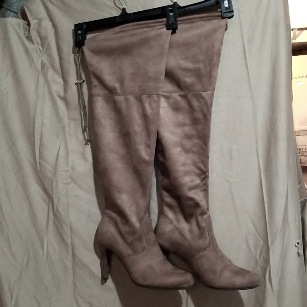 NWT Women's Over the Knee Boots size 8.5